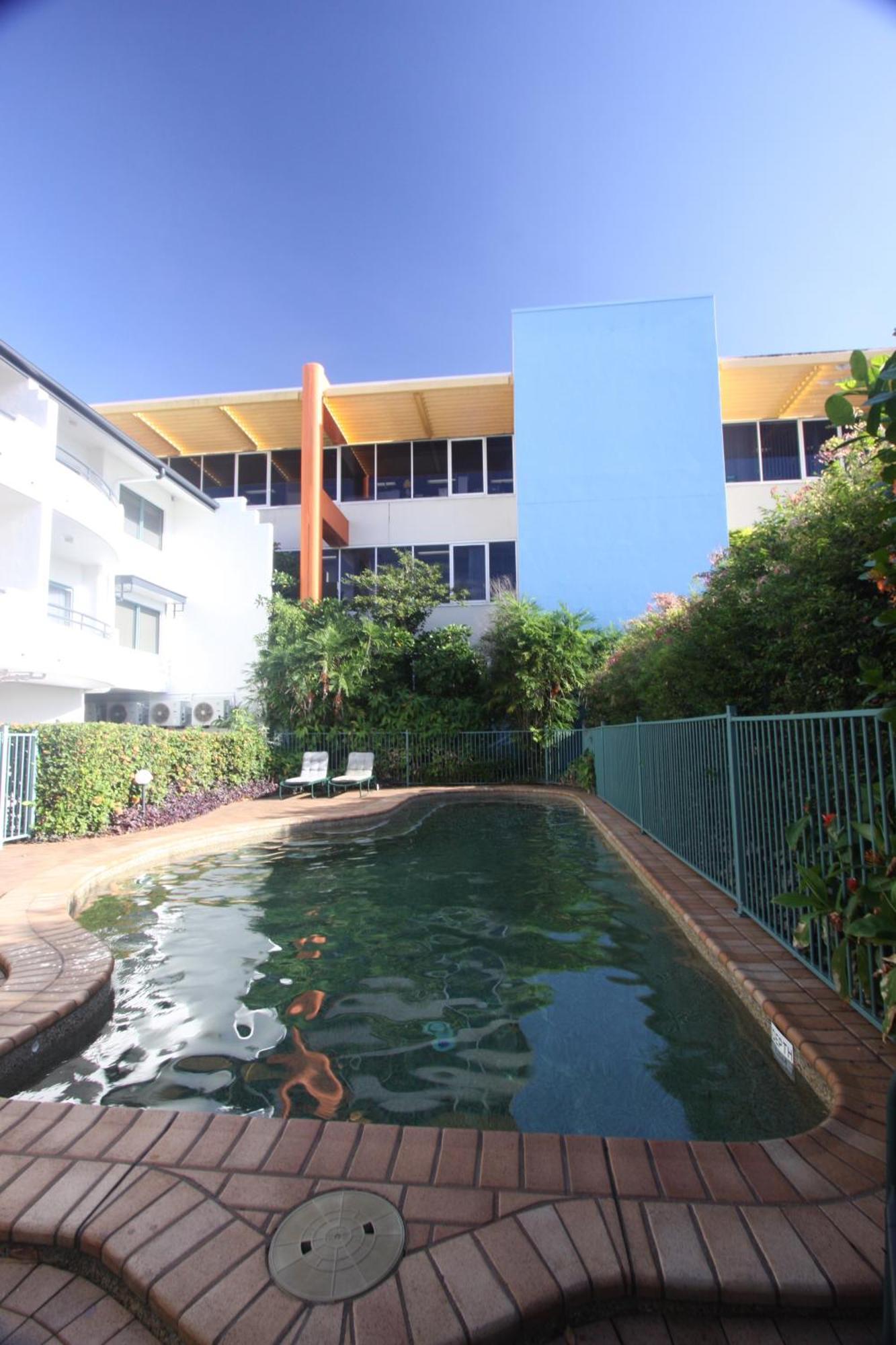 Mid City Luxury Suites Cairns Exterior photo