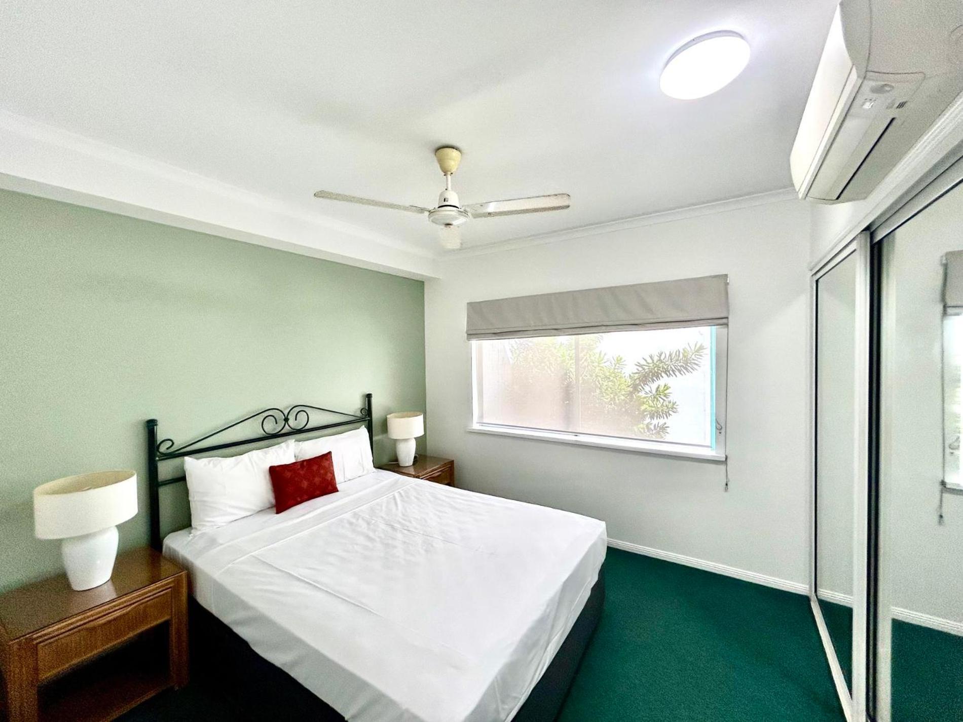 Mid City Luxury Suites Cairns Exterior photo