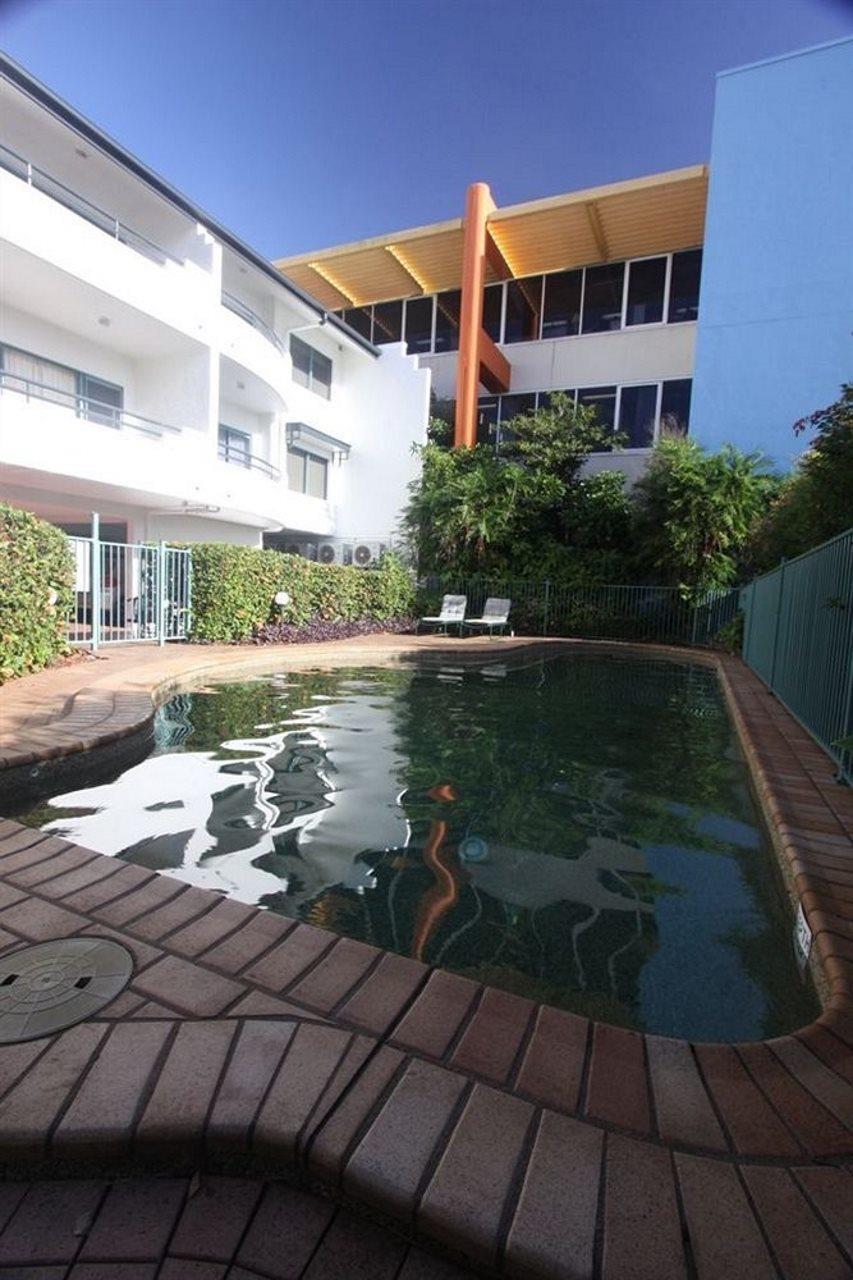 Mid City Luxury Suites Cairns Exterior photo